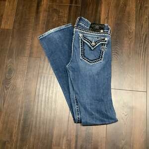 Miss Me Women's JP5014X Bootcut Mid-Rise Embellished Denim Jeans Size 29